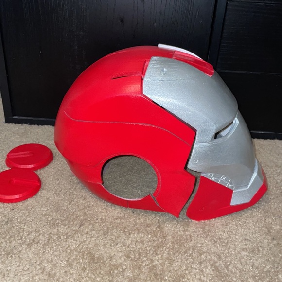 Iron man helmet - Picture 4 of 5